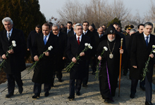Президент Серж Саргсян посетил пантеон Ераблур
