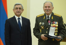 Բանակի օրվա առթիվ մի խումբ զինծառայողներ և ազատամարտիկներ արժանացել են ՀՀ պետական բարձր պարգևների