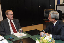 EPP President congratulates re-election of Serzh Sargysan