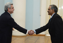 Президенту вручил свои верительные грамоты новоназначенный посол Индии в Армении