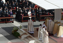 Սերժ Սարգսյանը Վատիկանում ներկա է գտնվել Հռոմի նորընտիր Պապ Ֆրանցիսկոսի գահակալության արարողությանը
