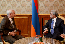Президент Серж Саргсян провел прощальную встречу с послом России в Армении Вячеславом Коваленко