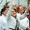 Первая леди Рита Саргсян в связи с Праздником Материнства и красоты совершила визиты во все родильные дома города Еревана. Она подарила 200 новорожденным освященные в Святом Первопрестольном Эчмиадзине крестики и Детские Библии. В ходе визитов Первую Леди
