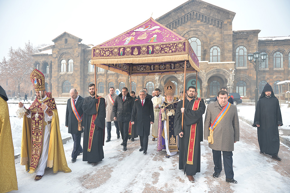 Какой сегодня армянский. Рождество в Армении. Армения празднует Рождество. Армянское Рождество. Религиозные праздники Армении.