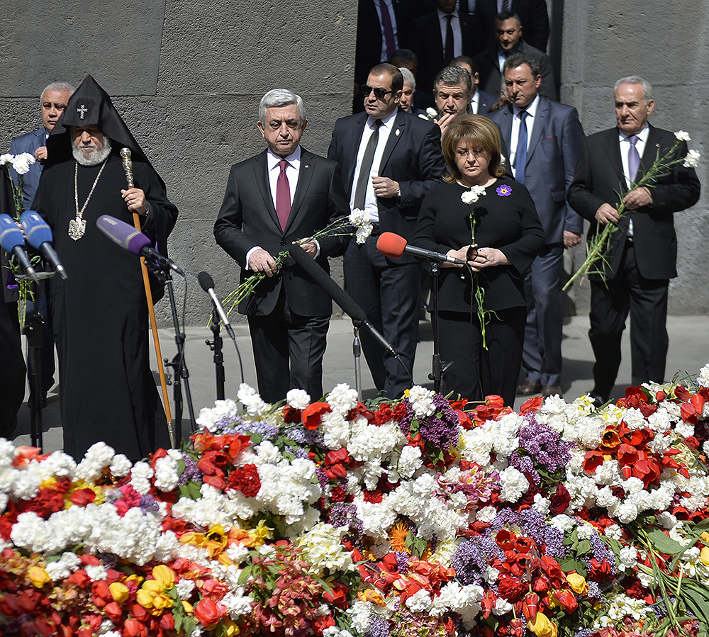 День памяти жертв геноцида армян. Цицернакаберд 2021. День памяти геноцида армян.