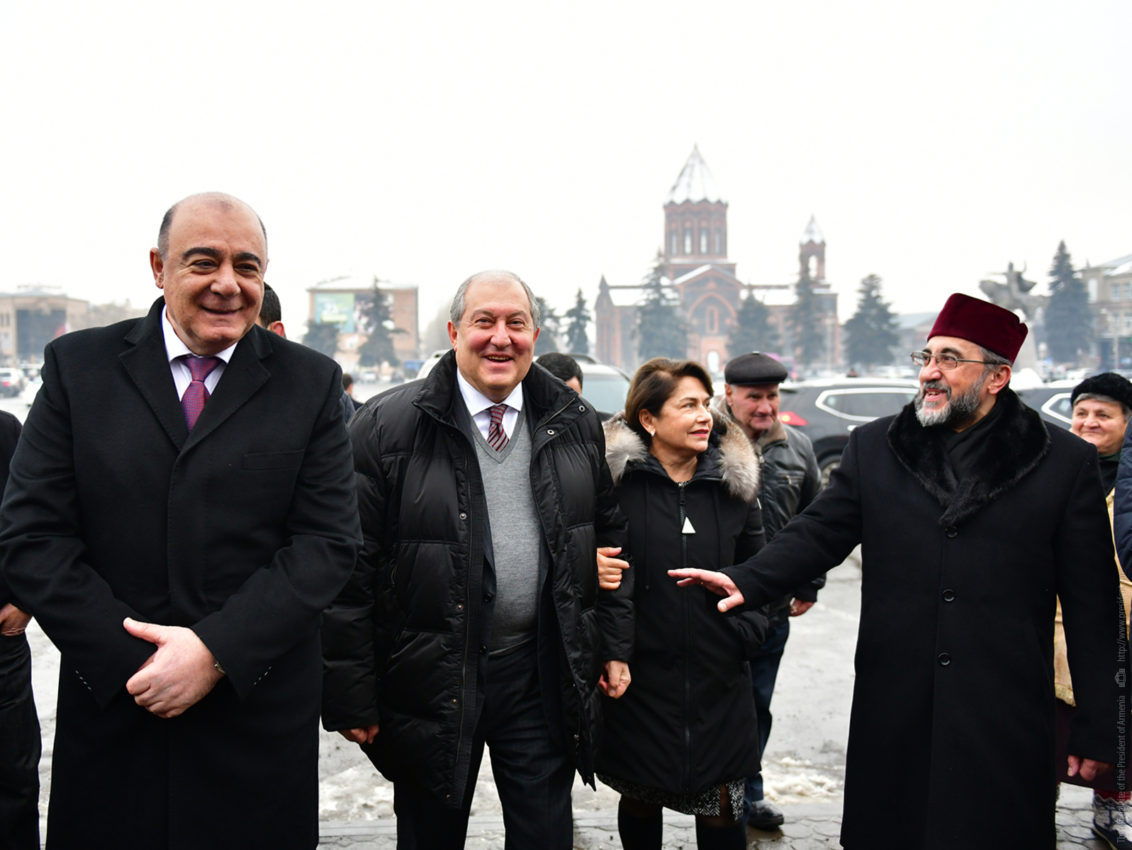 Какой сегодня армянский. Ереван сегодня визит президента. Гюмри люди. Гюмри Армения сейчас.