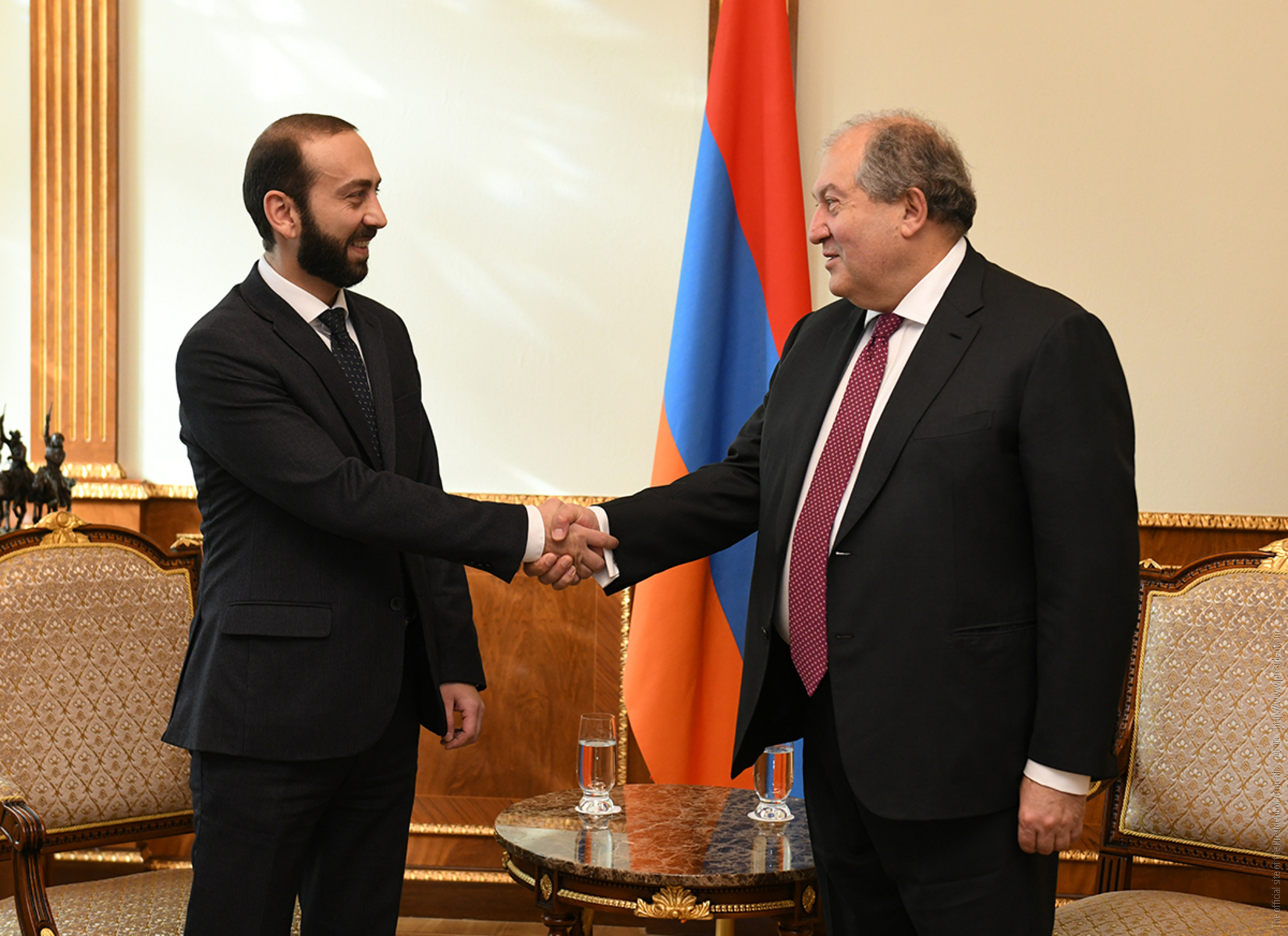 «Տրետի պալյոտ նա լունու». Արմեն Սարգսյանն ու ԱԺ-ն վաղուց են հեղաշրջում այս երկիրը` ի դեմս ՍԴ-ի.«Հրապարակ»