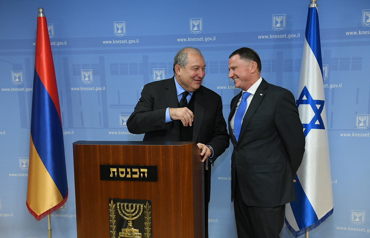 45008_b.jpg (1400&times;902)