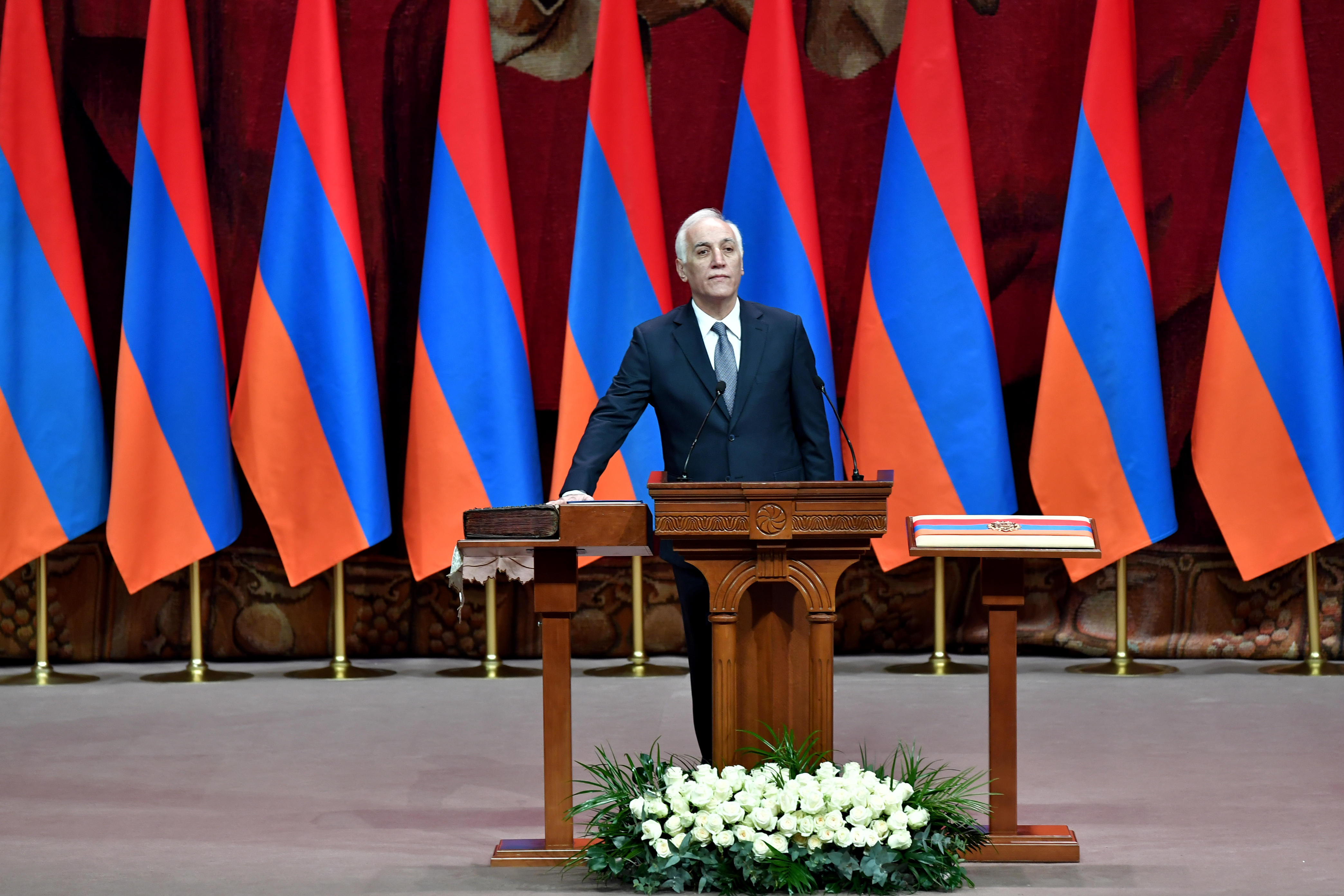 Армении пресс. Ваагн Гарникович Хачатурян. Резидент Армении Ваагн Хачатурян. Инаугурация президента Армении.