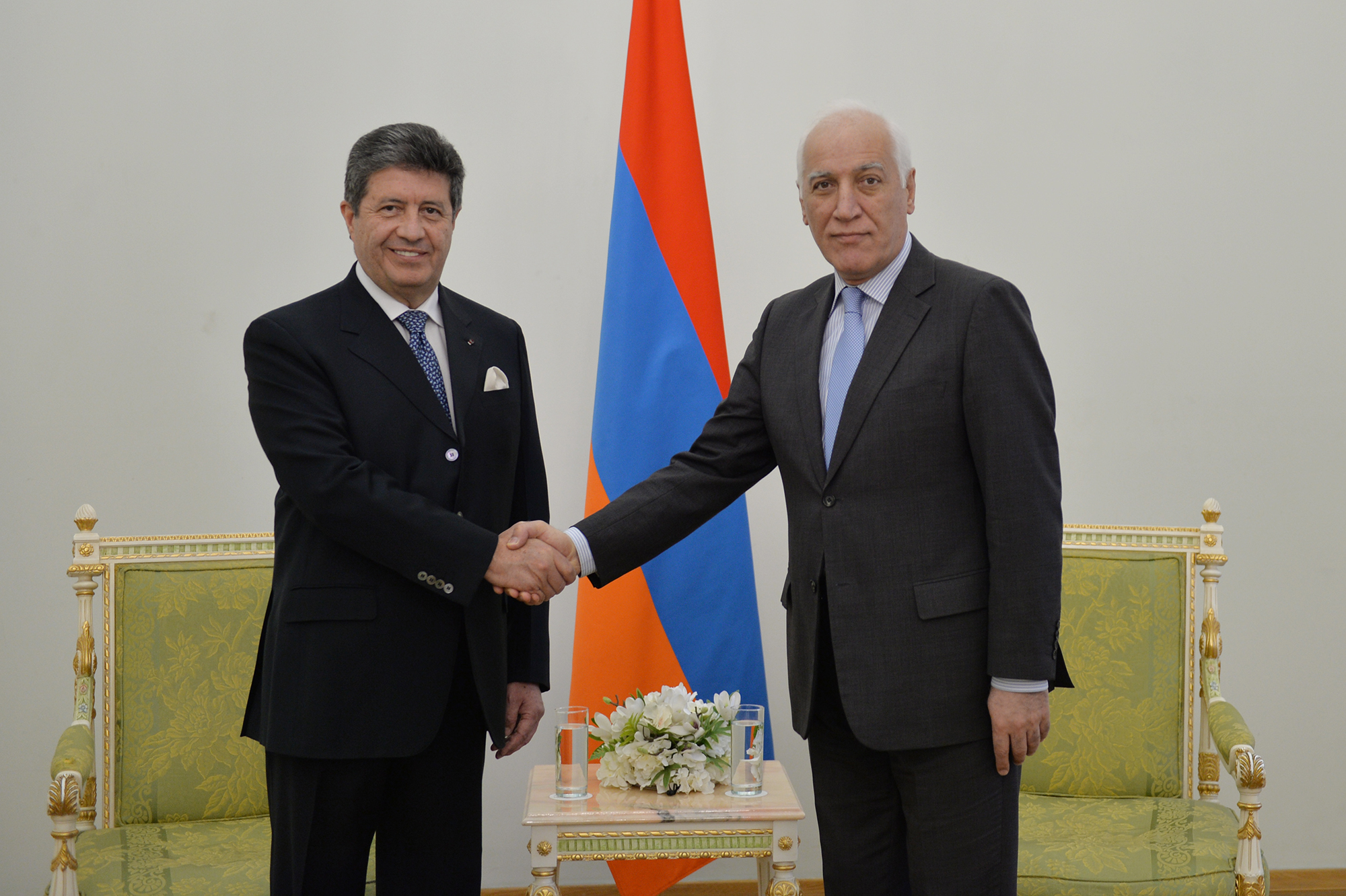 The newly appointed Ambassador of Ecuador Juan Fernando Holguín Flores  presented his credentials to President Vahagn Khachaturyan - Press releases  - Updates - The President of the Republic of Armenia